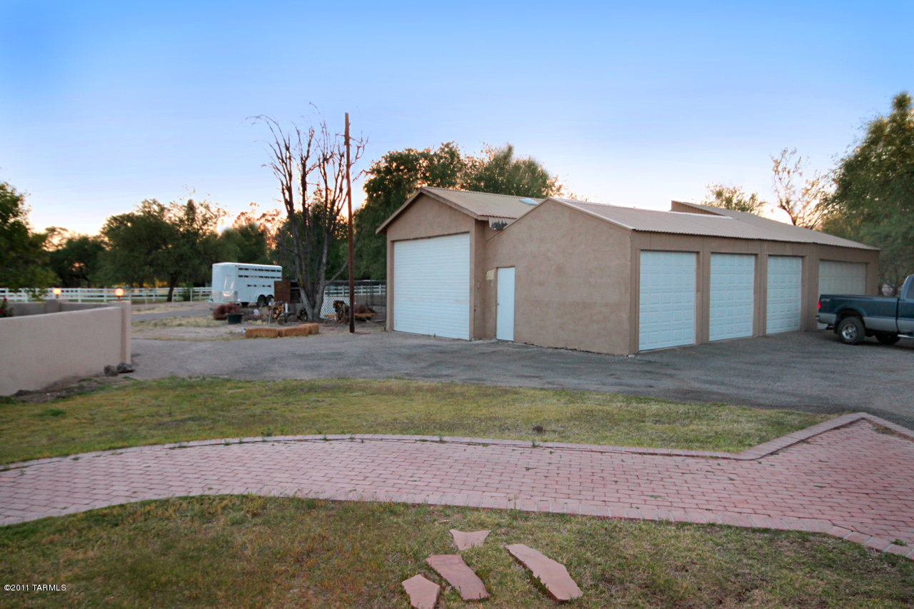 8370 East Tanque Verde Road Tucson, AZ 85749 - Photo 16 of 20