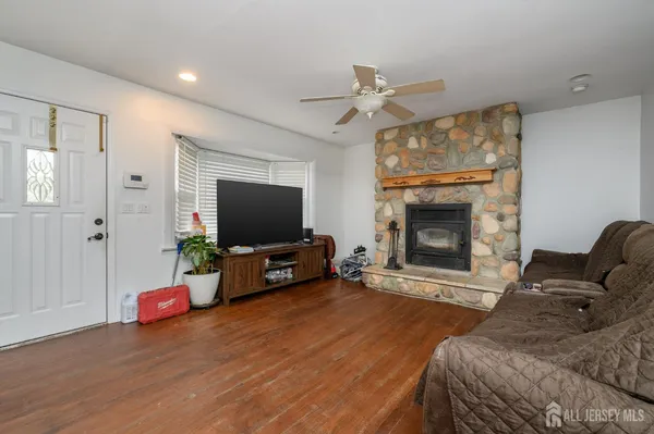 $580,000 | 384 Cook Road, Jackson, NJ 08527