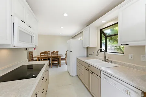 $658,000 | 7114 Belita Avenue, Rohnert Park, CA 94928