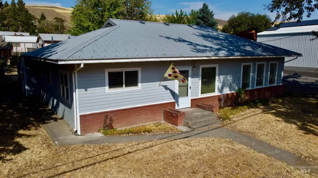 $224,900 | 2395 Villard Street, Pomeroy, WA 99347