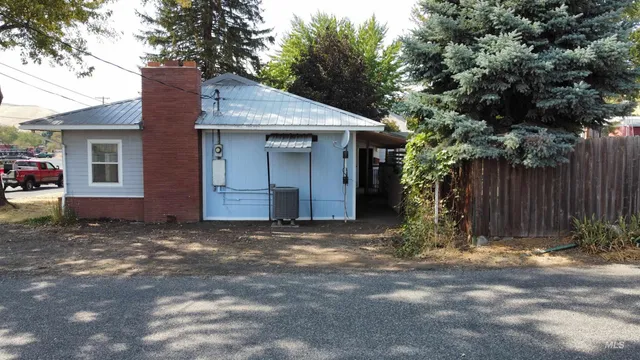 $224,900 | 2395 Villard Street, Pomeroy, WA 99347