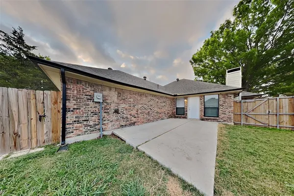 $1,975 | 406 West Marble Street, Wylie, TX 75098