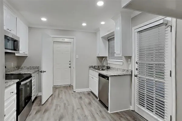 $1,975 | 406 West Marble Street, Wylie, TX 75098