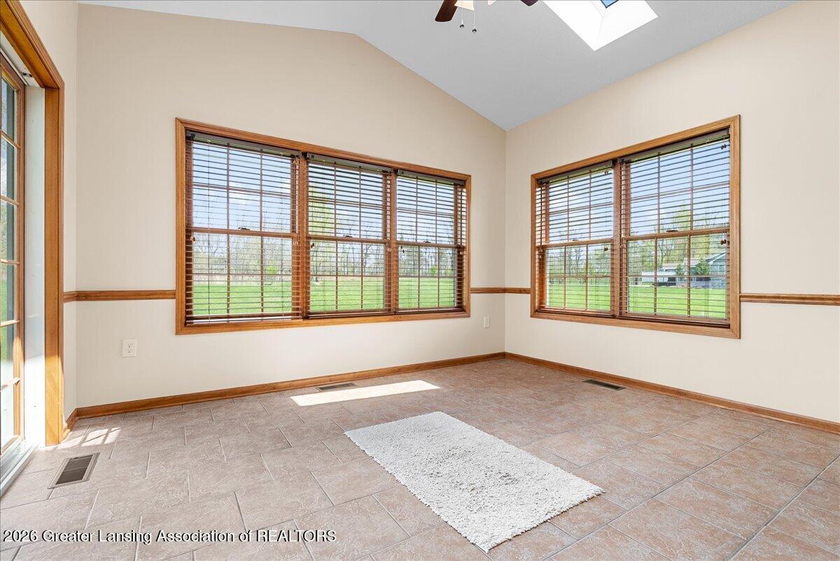 4580 Dimond Way Dimondale, MI 48821 - Photo 20 of 51 3 Seasons Room