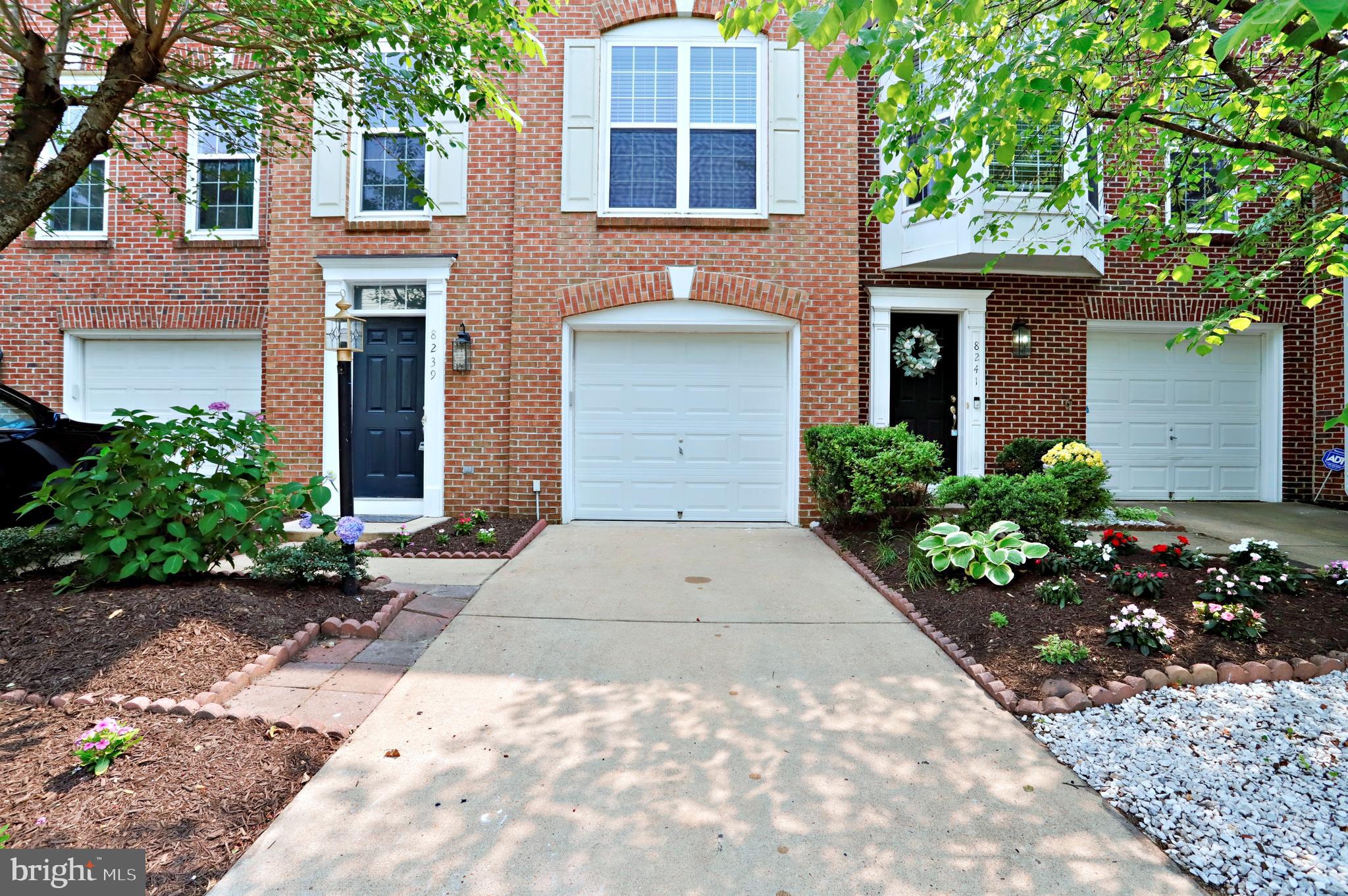 8239 Singleleaf Lane Lorton, VA 22079 - Photo 2 of 48