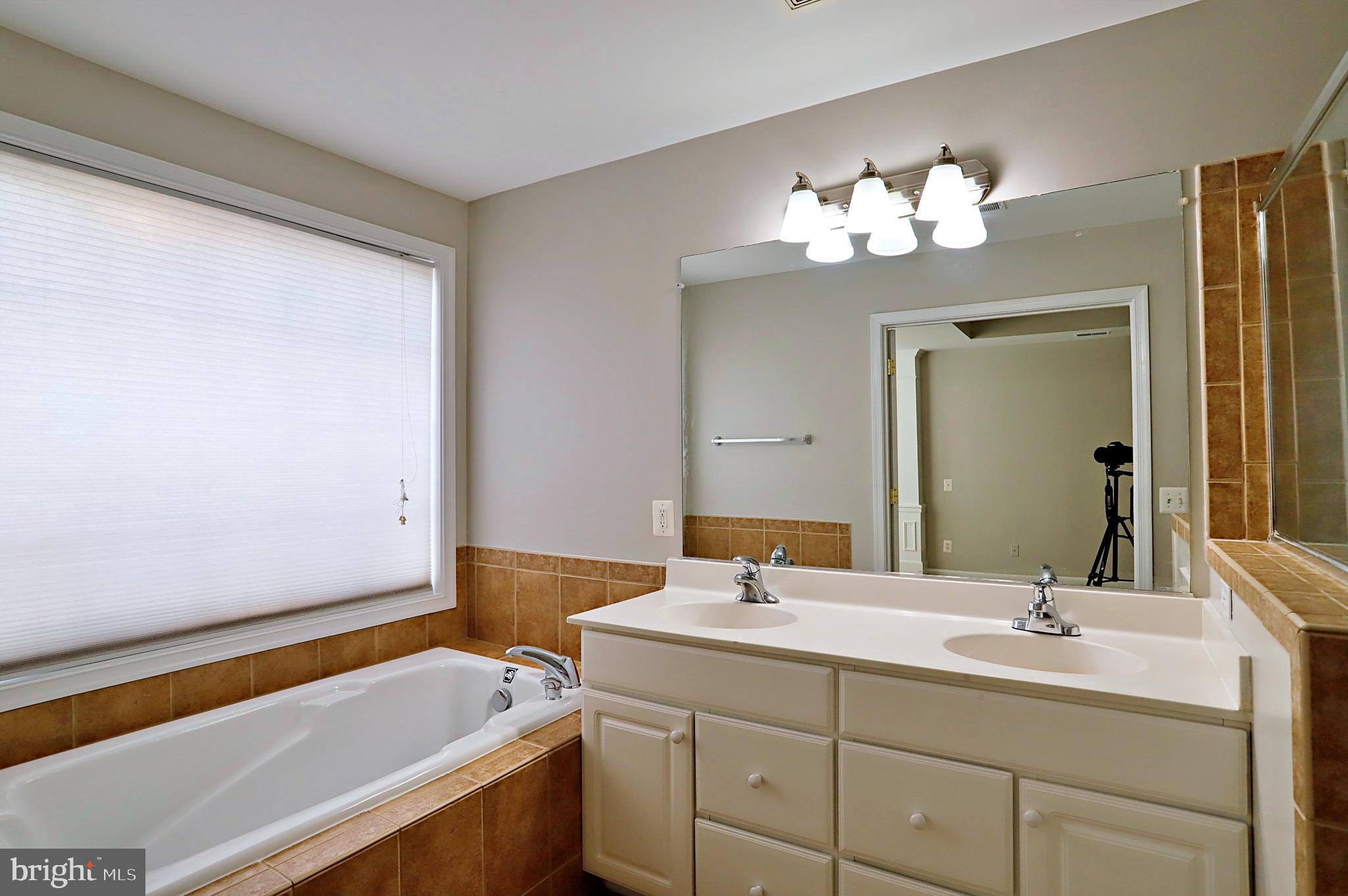 8239 Singleleaf Lane Lorton, VA 22079 - Photo 27 of 48