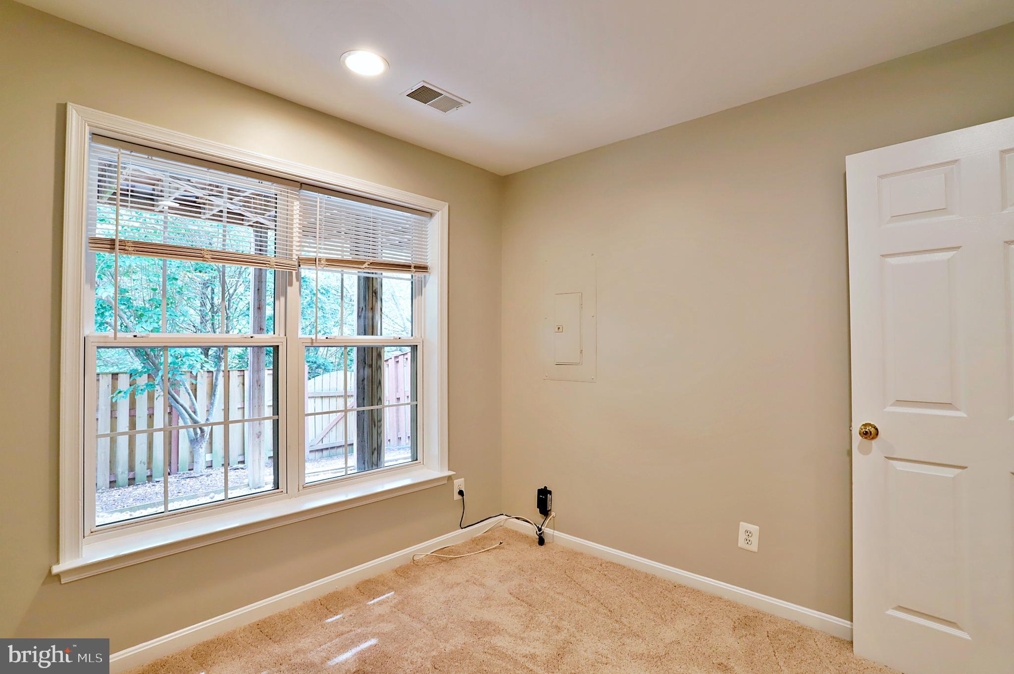 8239 Singleleaf Lane Lorton, VA 22079 - Photo 38 of 48