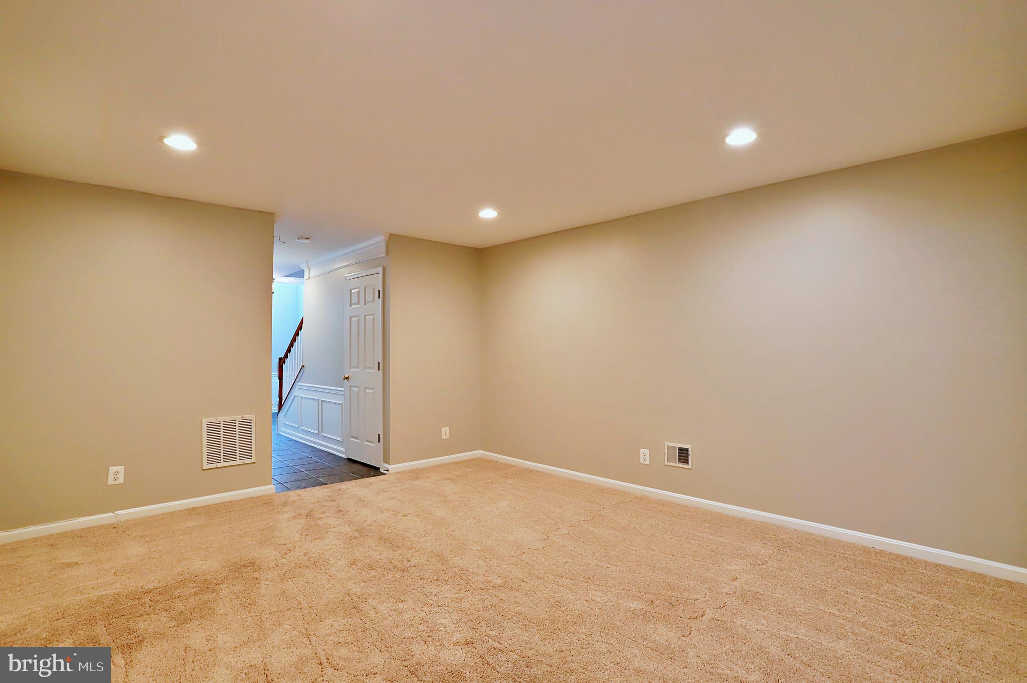 8239 Singleleaf Lane Lorton, VA 22079 - Photo 39 of 48