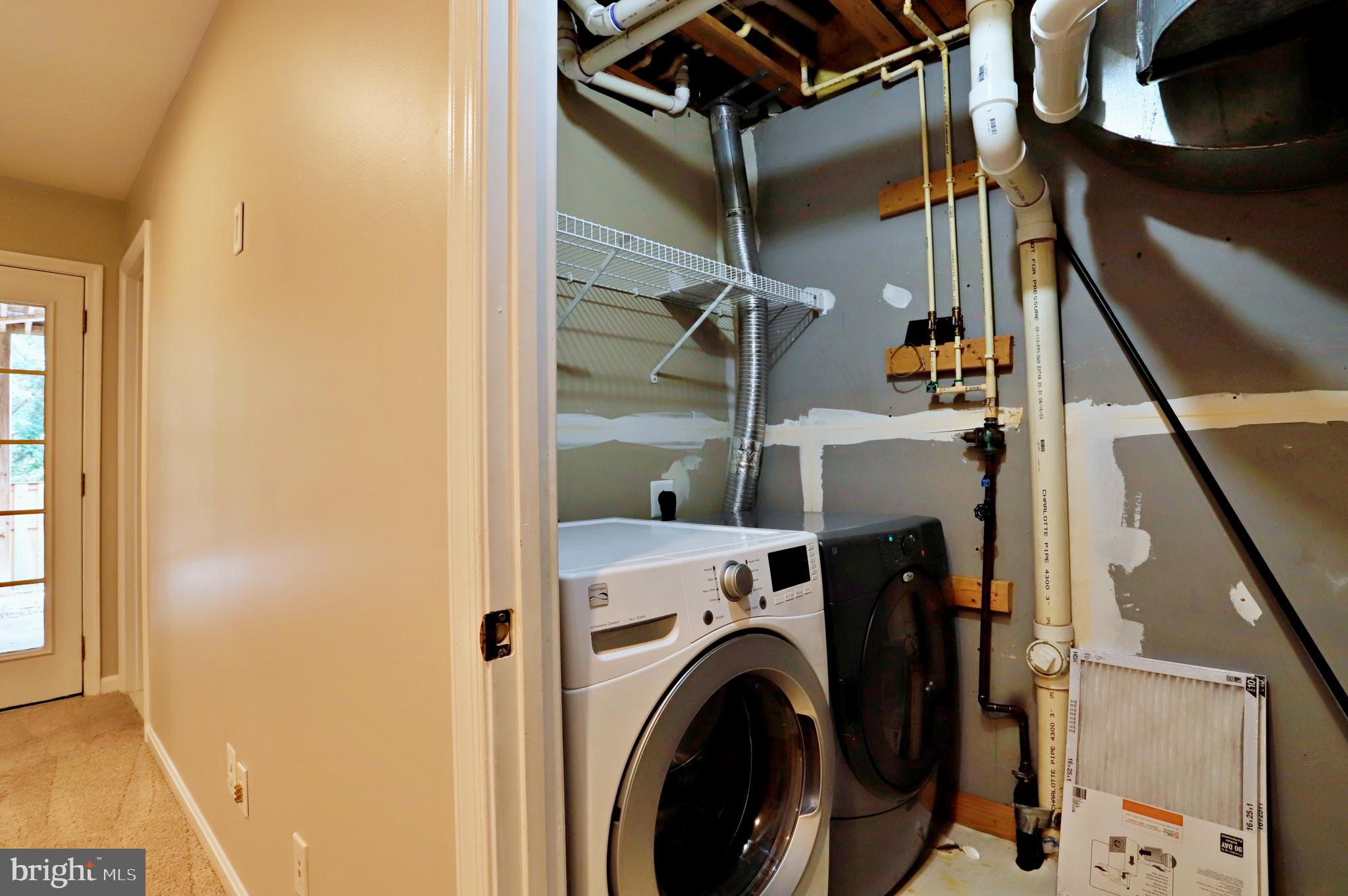 8239 Singleleaf Lane Lorton, VA 22079 - Photo 40 of 48