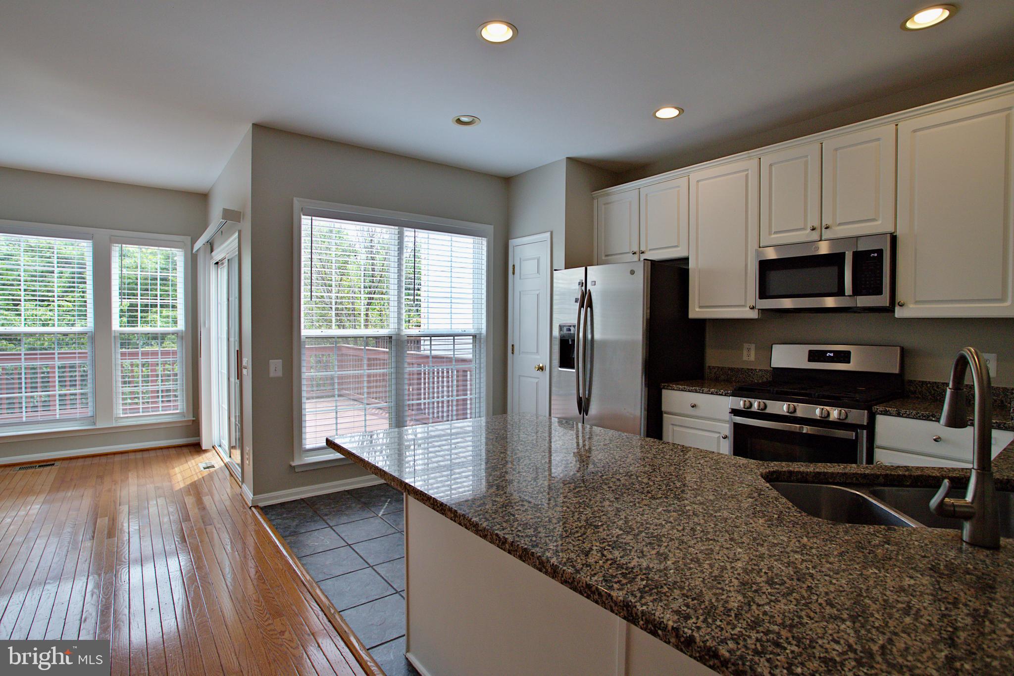 8239 Singleleaf Lane Lorton, VA 22079 - Photo 7 of 48