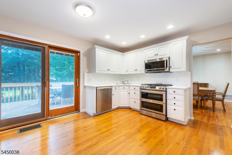 11 Southview Road Randolph, NJ 07869 - Photo 6 of 23 Gallery Image 6