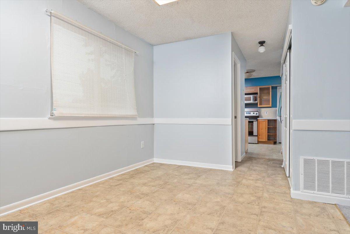 1069 Kings Road Pasadena, MD 21122 - Photo 13 of 32 Gallery Image 13