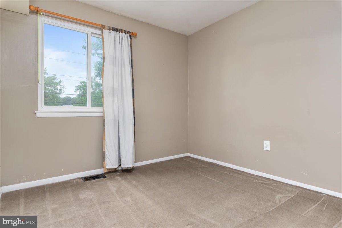 1069 Kings Road Pasadena, MD 21122 - Photo 23 of 32 Gallery Image 23