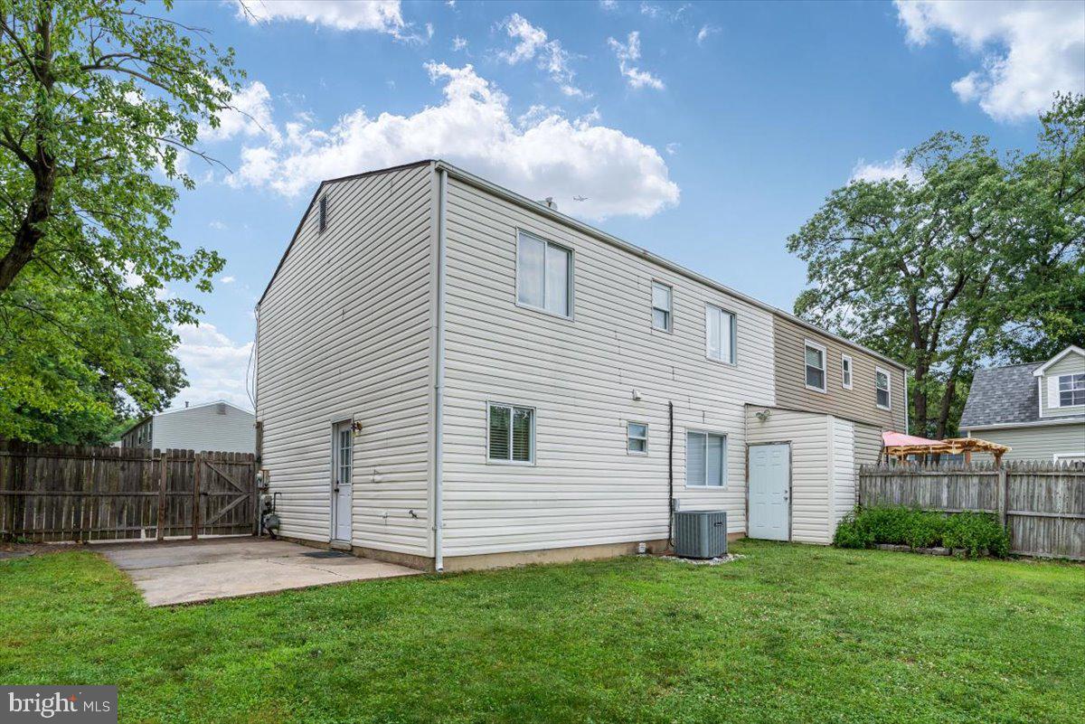 1069 Kings Road Pasadena, MD 21122 - Photo 7 of 32 Gallery Image 7