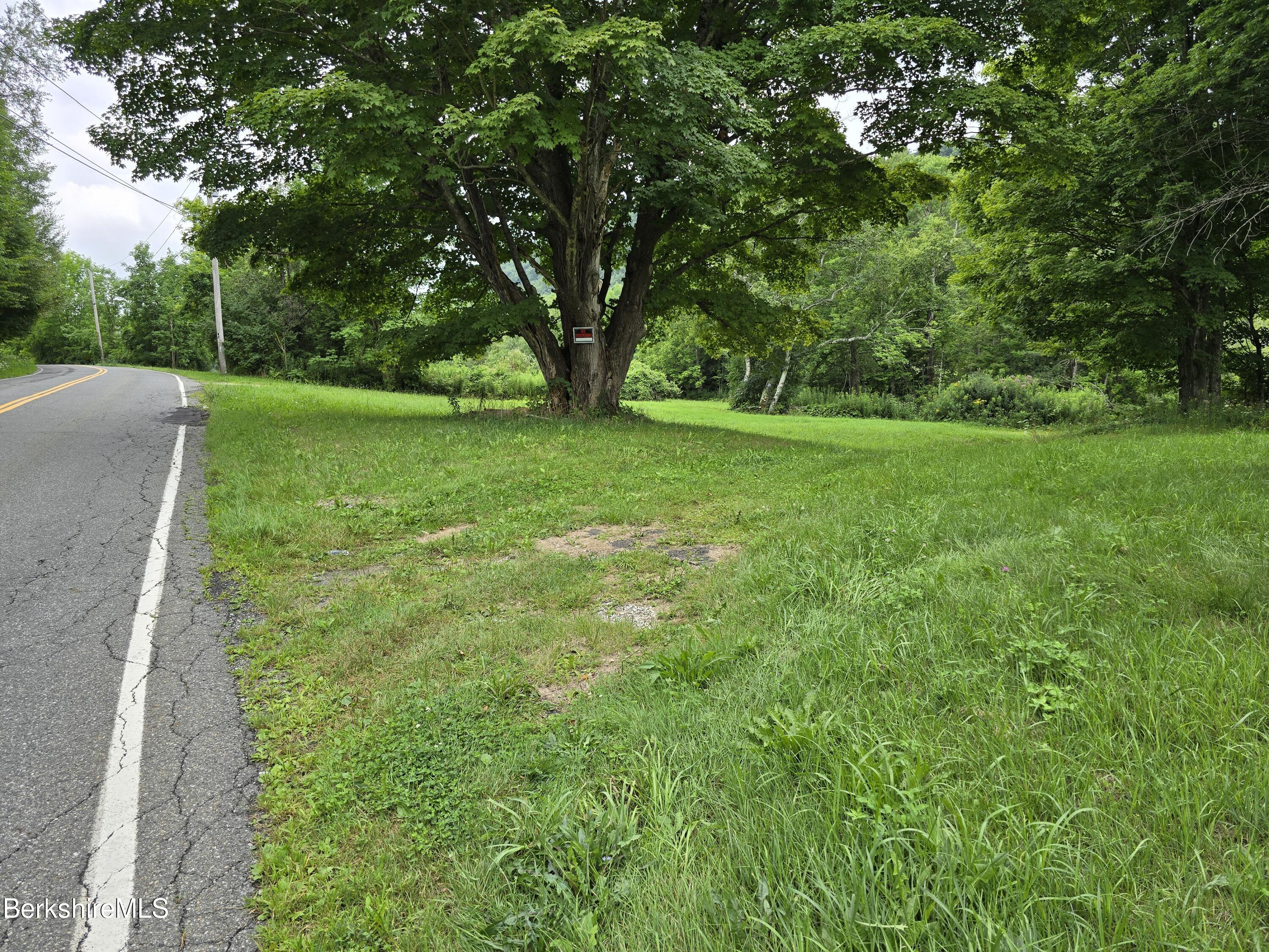 219 W Road Adams, MA 01220 - Photo 2 of 25 1000018116
