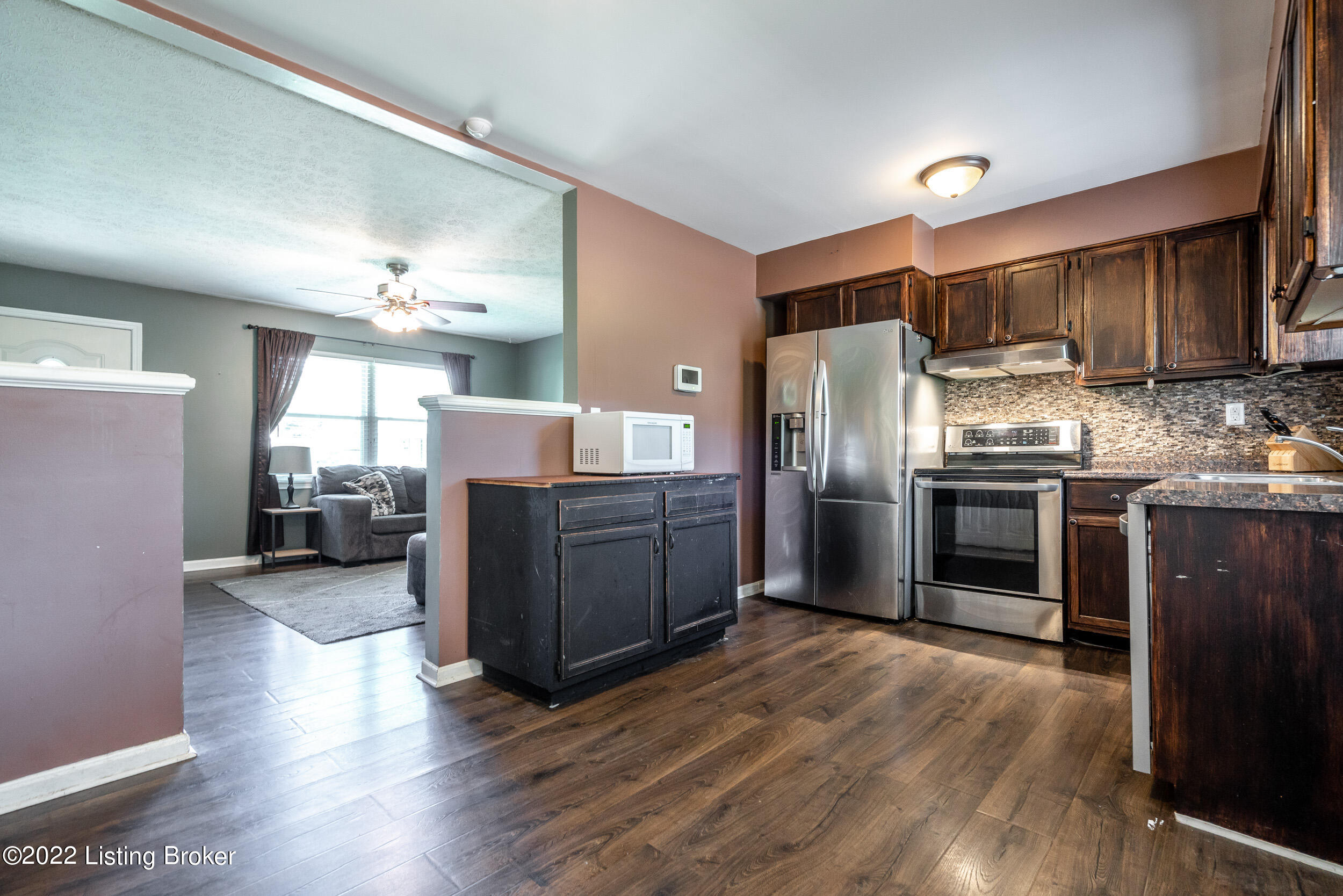 11211 Torrington Road Louisville, KY 40272 - Photo 13 of 24 11211 Torrington Rd-19