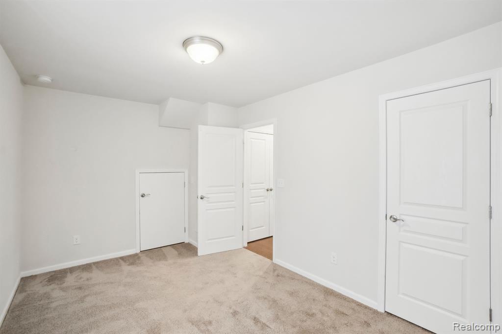 2920 Glenbar Circle Rochester, MI 48307 - Photo 14 of 39