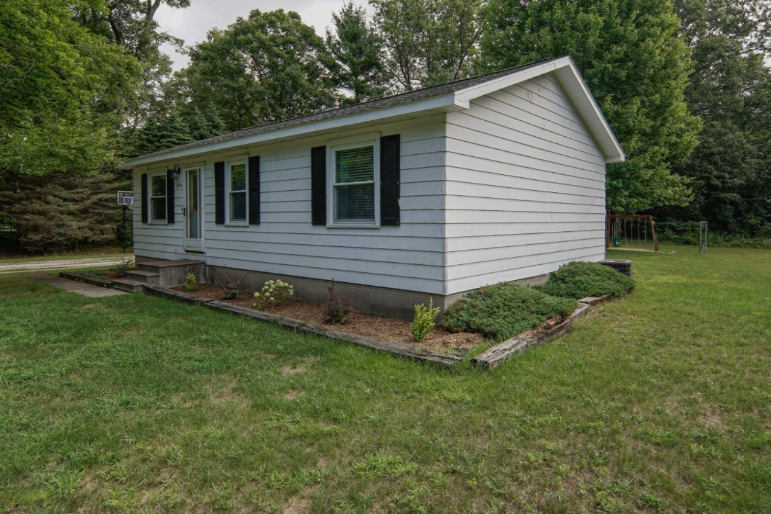 1474 North Peterson Road Muskegon, MI 49445 - Photo 2 of 31 2
