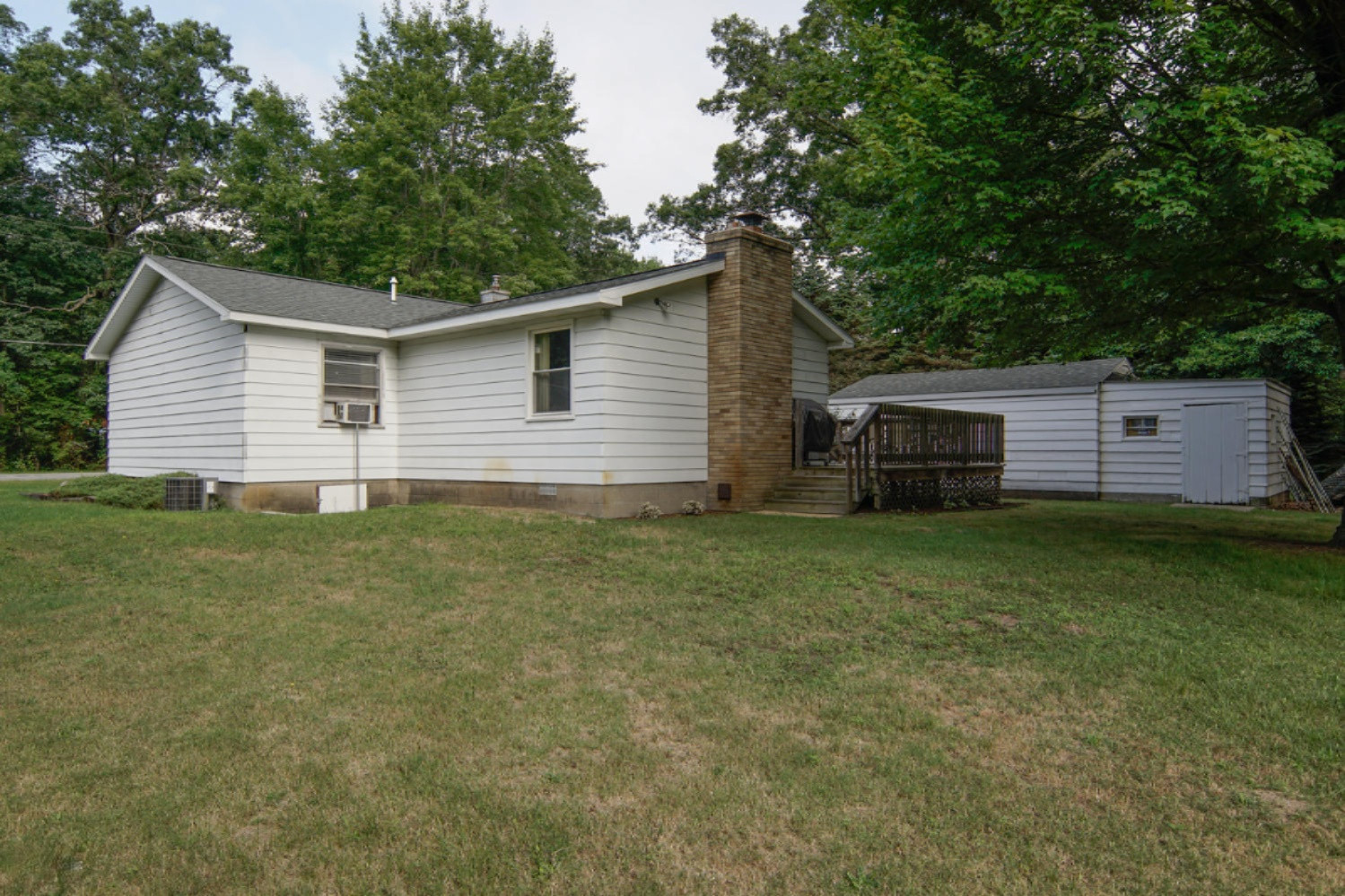 1474 North Peterson Road Muskegon, MI 49445 - Photo 3 of 31 3
