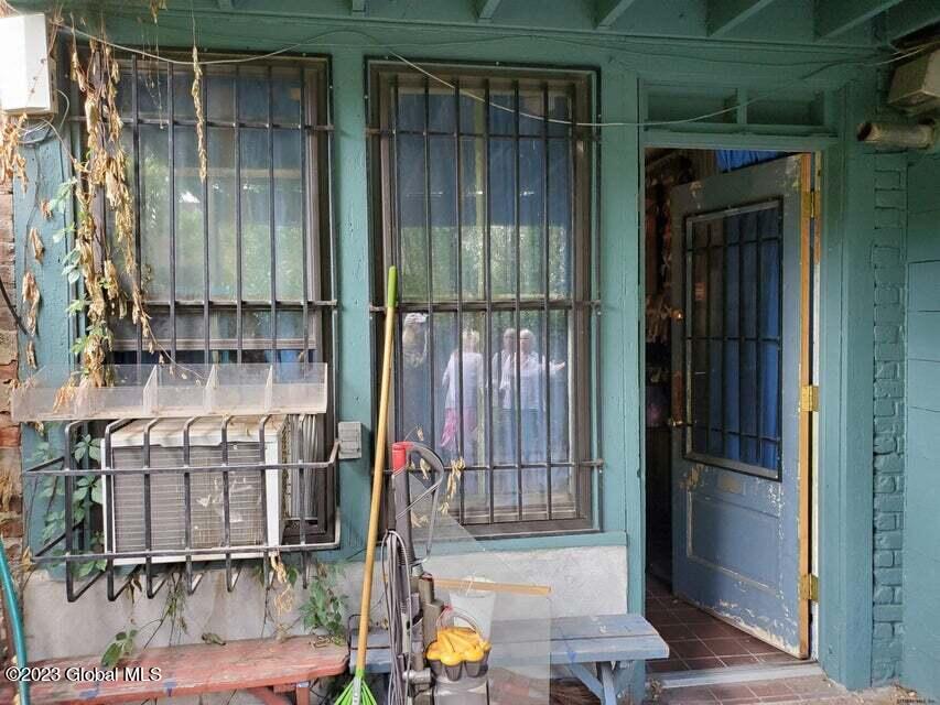 292 Lark Street Albany, NY 12210 - Photo 16 of 38 16