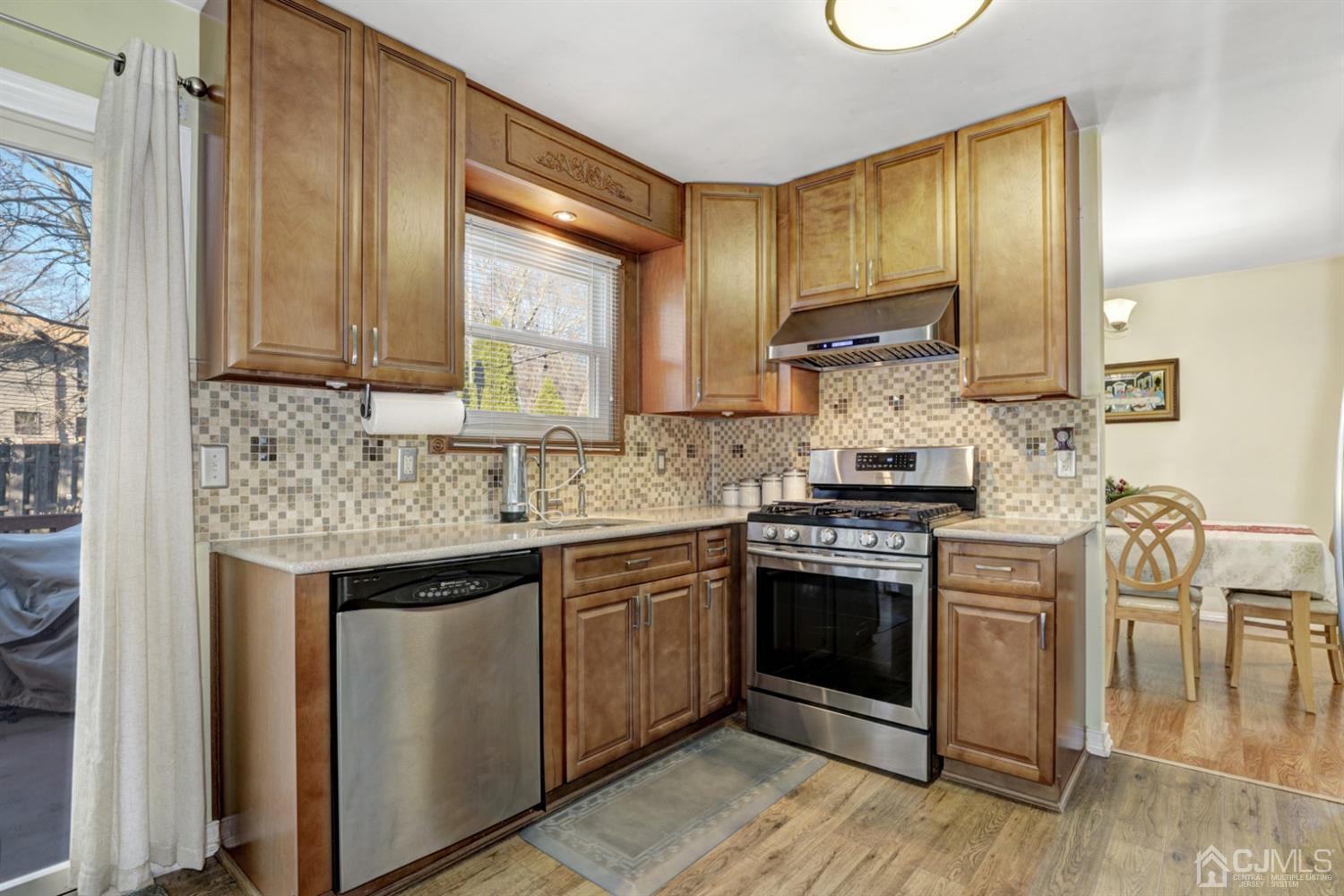 18 Woodbury Road Edison, NJ 08820 - Photo 12 of 23 Gallery Image 12