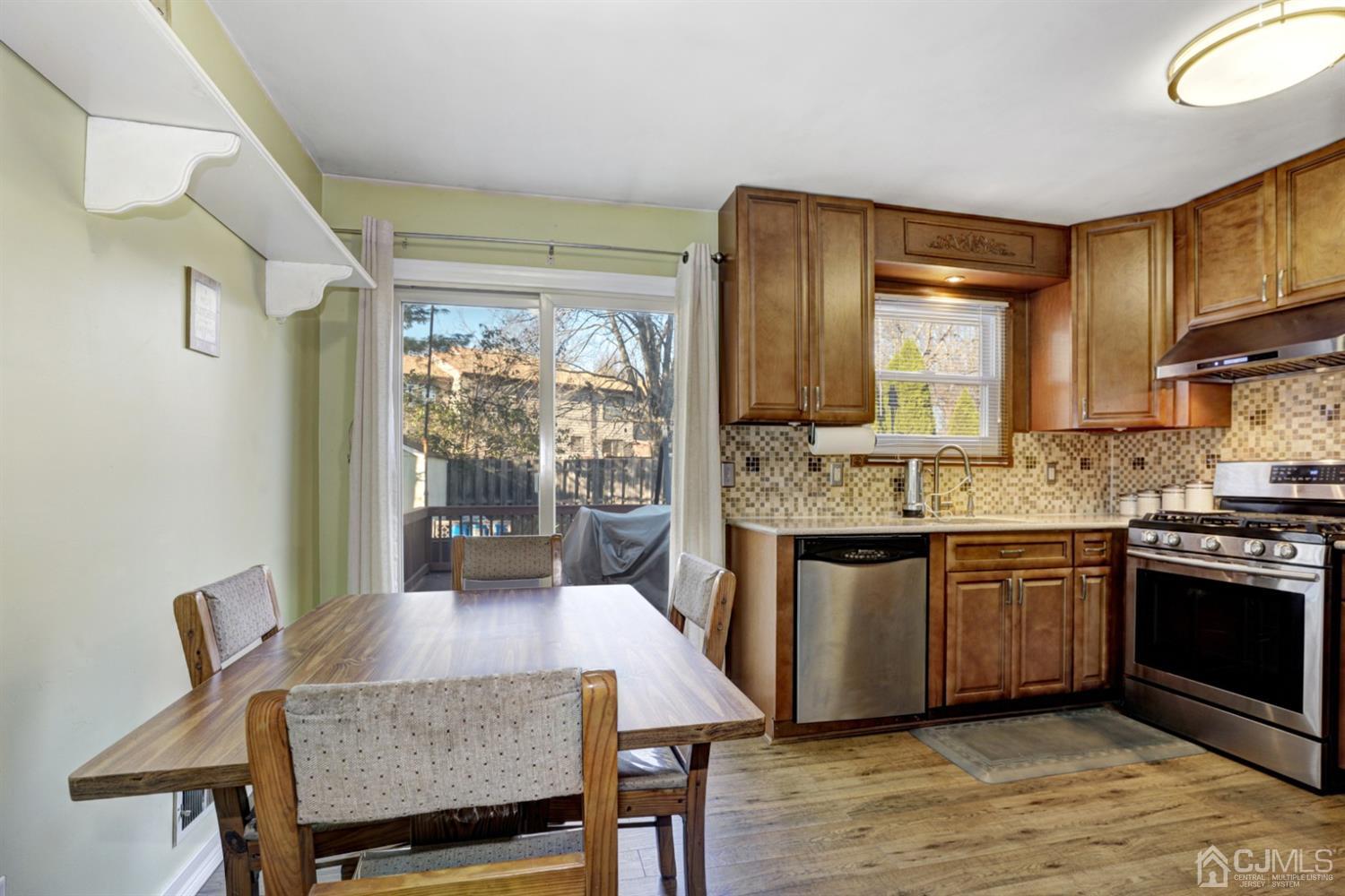 18 Woodbury Road Edison, NJ 08820 - Photo 13 of 23 Gallery Image 13