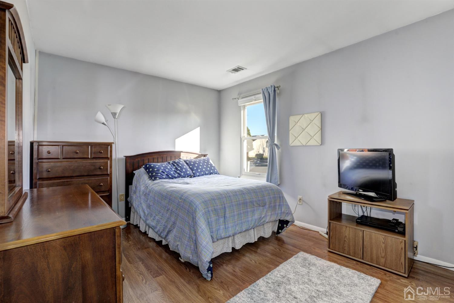 18 Woodbury Road Edison, NJ 08820 - Photo 19 of 23 Gallery Image 19
