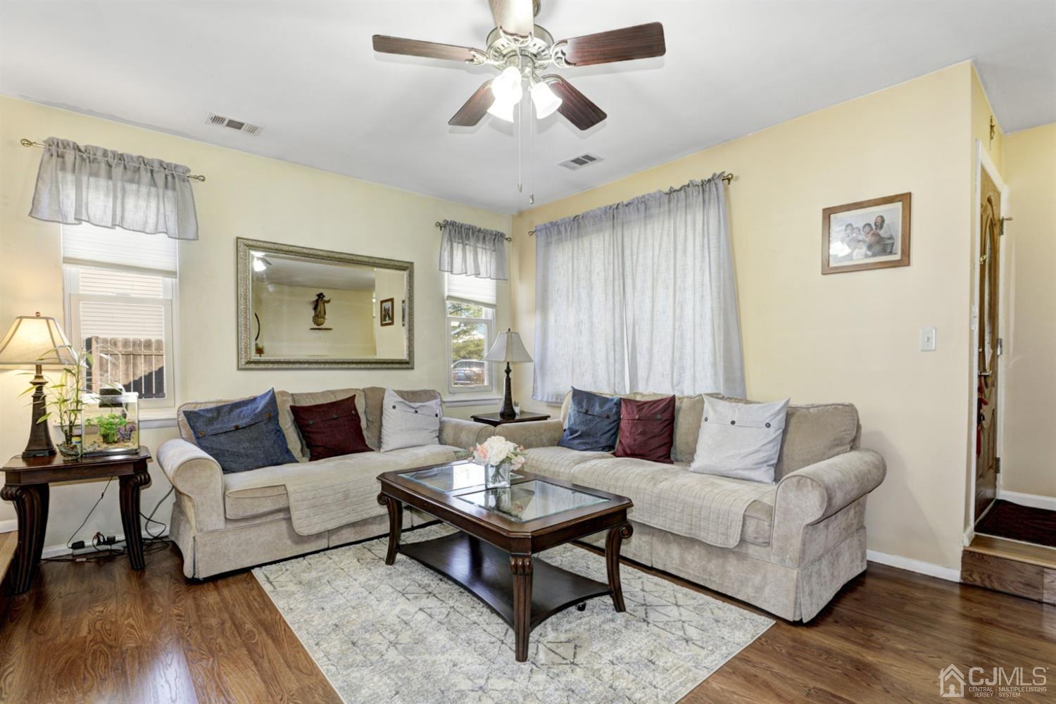 18 Woodbury Road Edison, NJ 08820 - Photo 5 of 23 Gallery Image 5