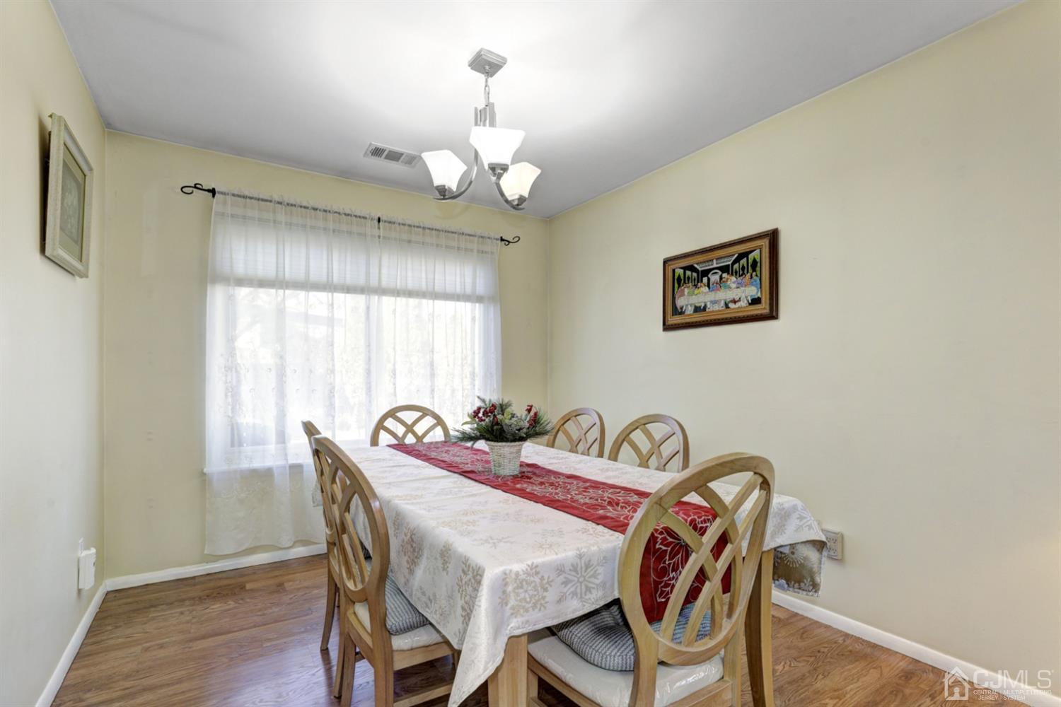 18 Woodbury Road Edison, NJ 08820 - Photo 8 of 23 Gallery Image 8