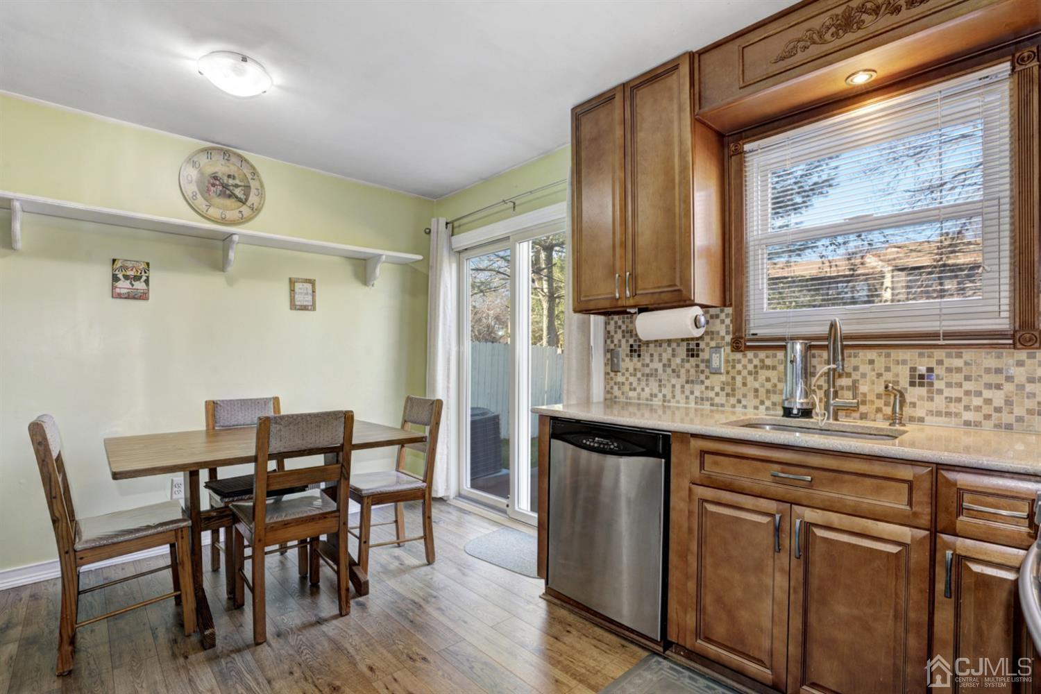 18 Woodbury Road Edison, NJ 08820 - Photo 10 of 23 Gallery Image 10