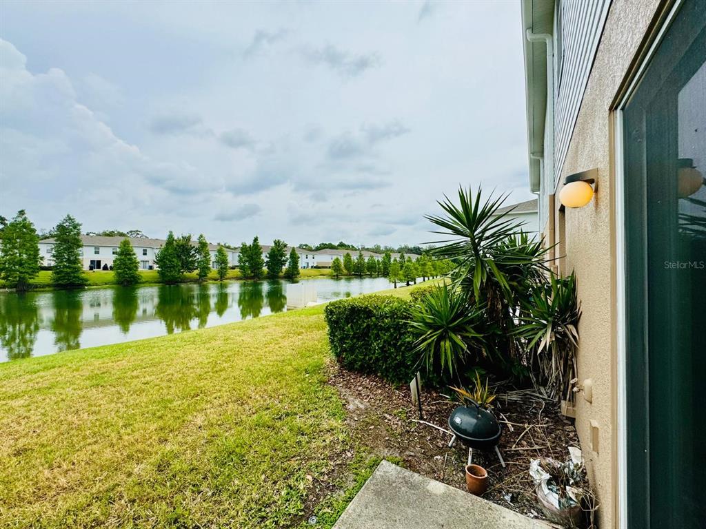 4518 Ashburn Square Drive Tampa, FL 33610 - Photo 5 of 34 a view of a garden