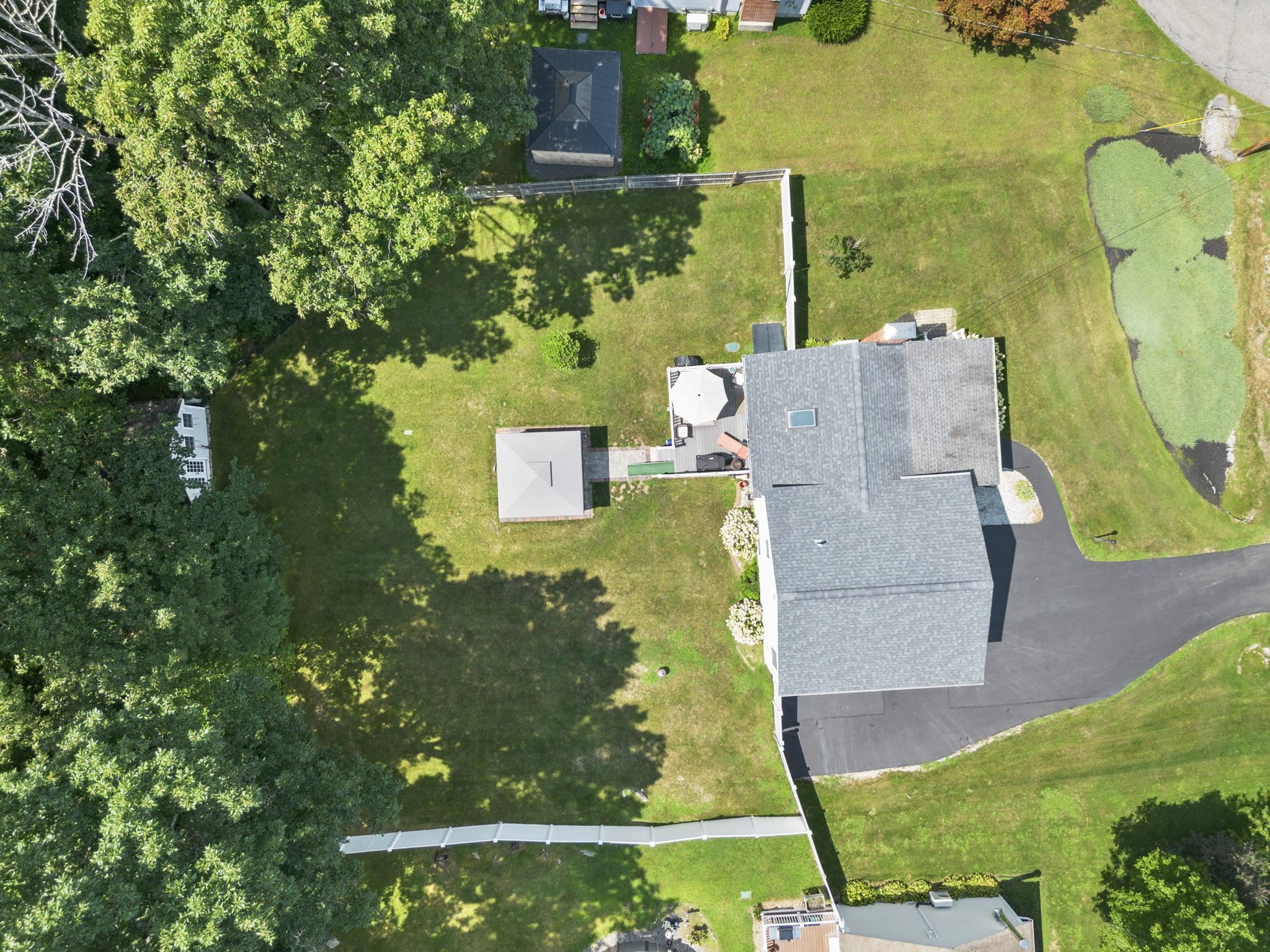 86 Overledge Dr Extension Derry, NH 03038 - Photo 2 of 31 Gallery Image 2