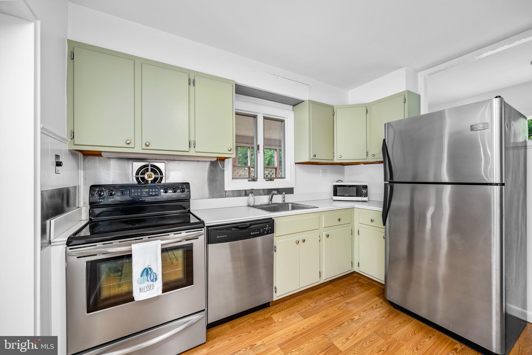 12 Homewood Road Wilmington, DE 19803 - Photo 7 of 20 Updated kitchen