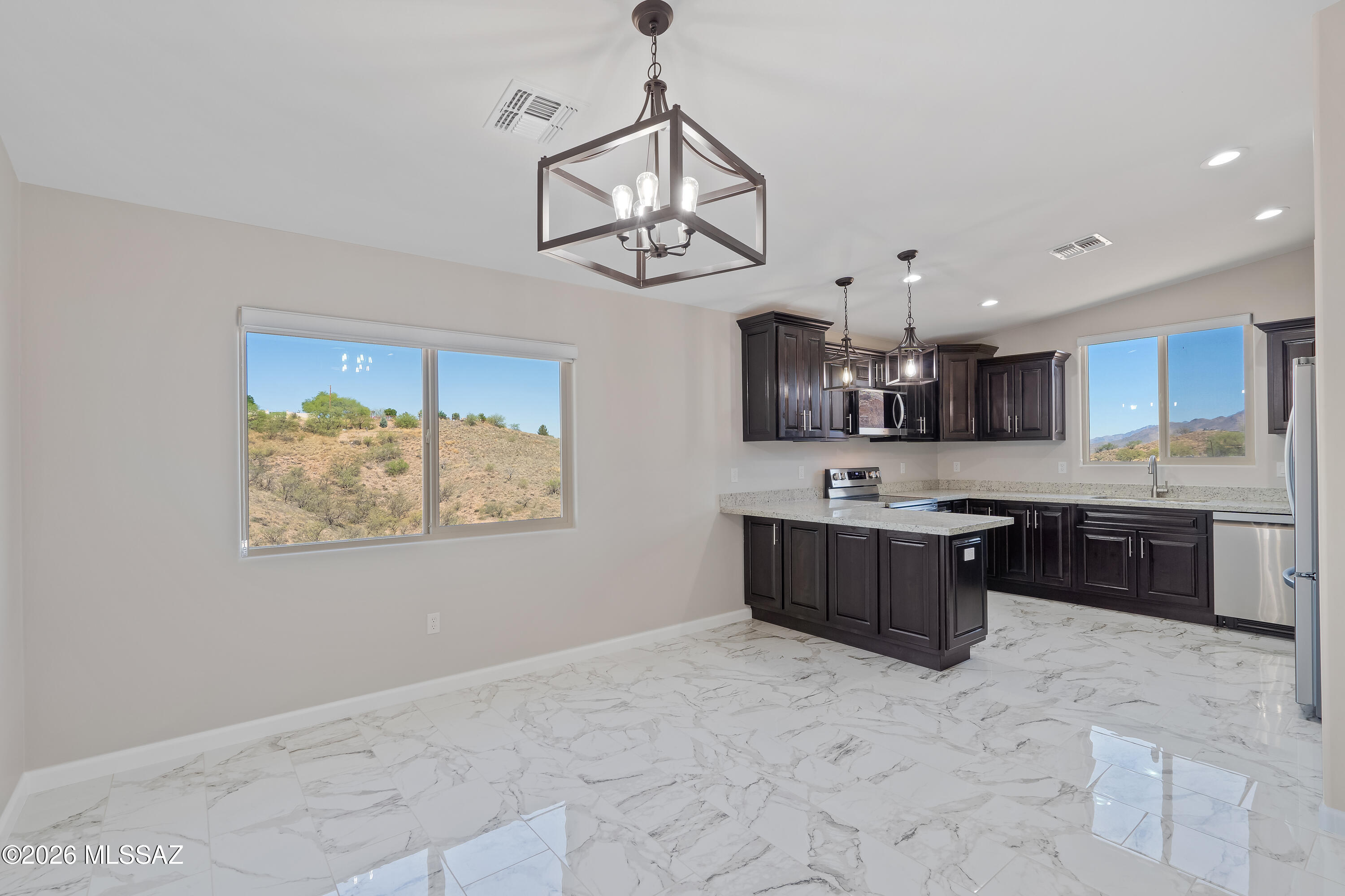 979 Calle Amarillo Rio Rico, AZ 85648 - Photo 10 of 47 2 Interiors-5