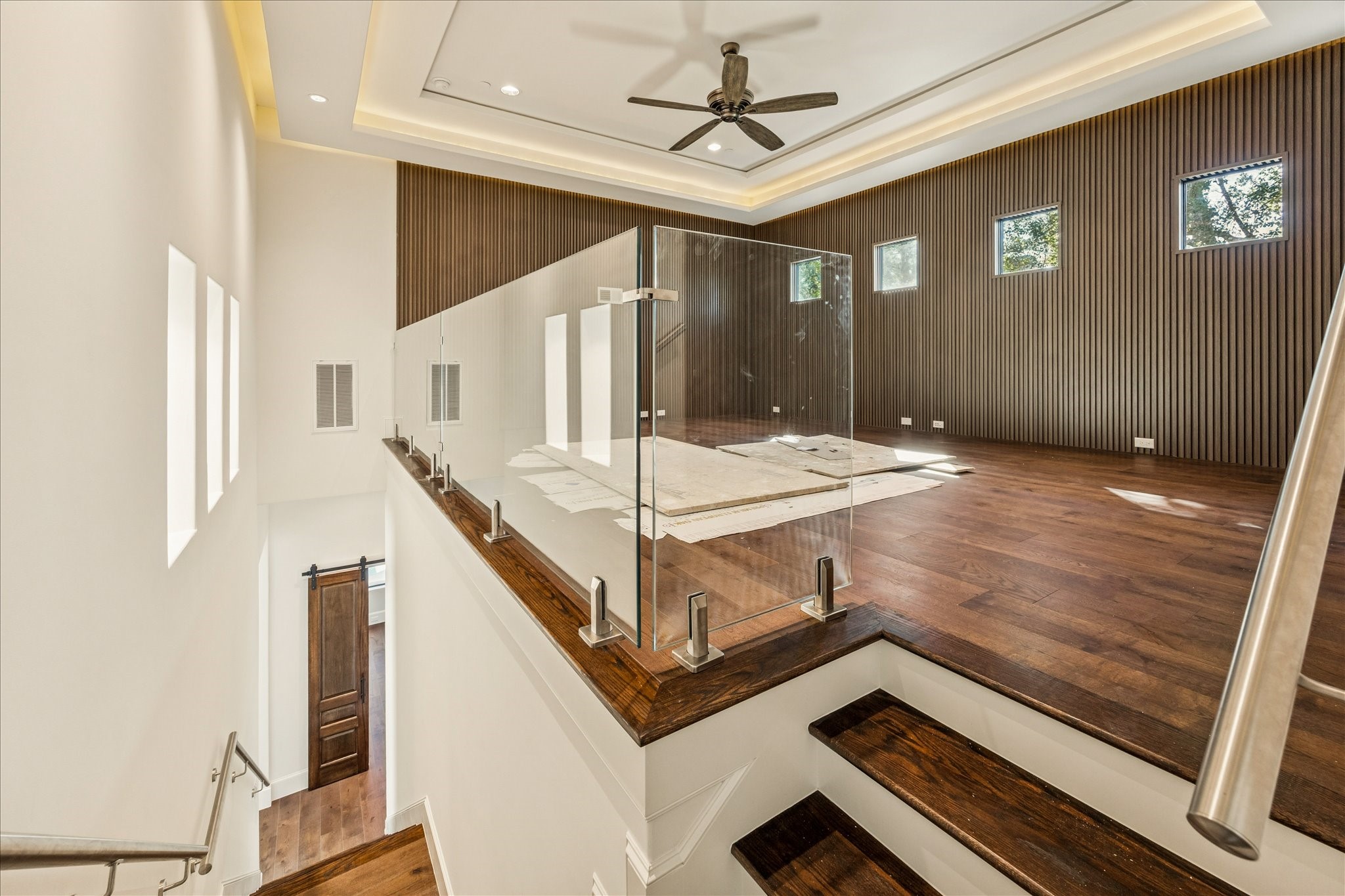 318 Knipp Road Houston, TX 77024 - Photo 24 of 44 a view of an entryway