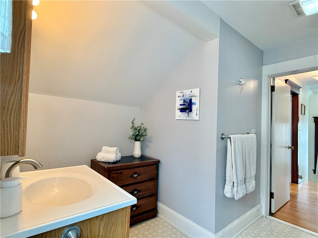 24 Spruce Street Oneonta, NY 13820 - Photo 27 of 34