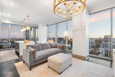 $1,150,000 | 1616 West End Avenue, Unit 1708, Nashville, TN 37203