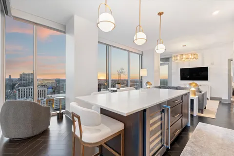 $1,150,000 | 1616 West End Avenue, Unit 1708, Nashville, TN 37203