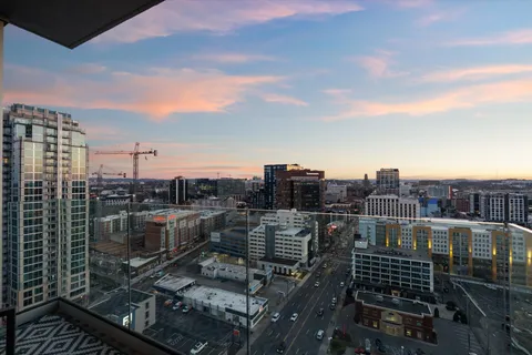 $1,150,000 | 1616 West End Avenue, Unit 1708, Nashville, TN 37203