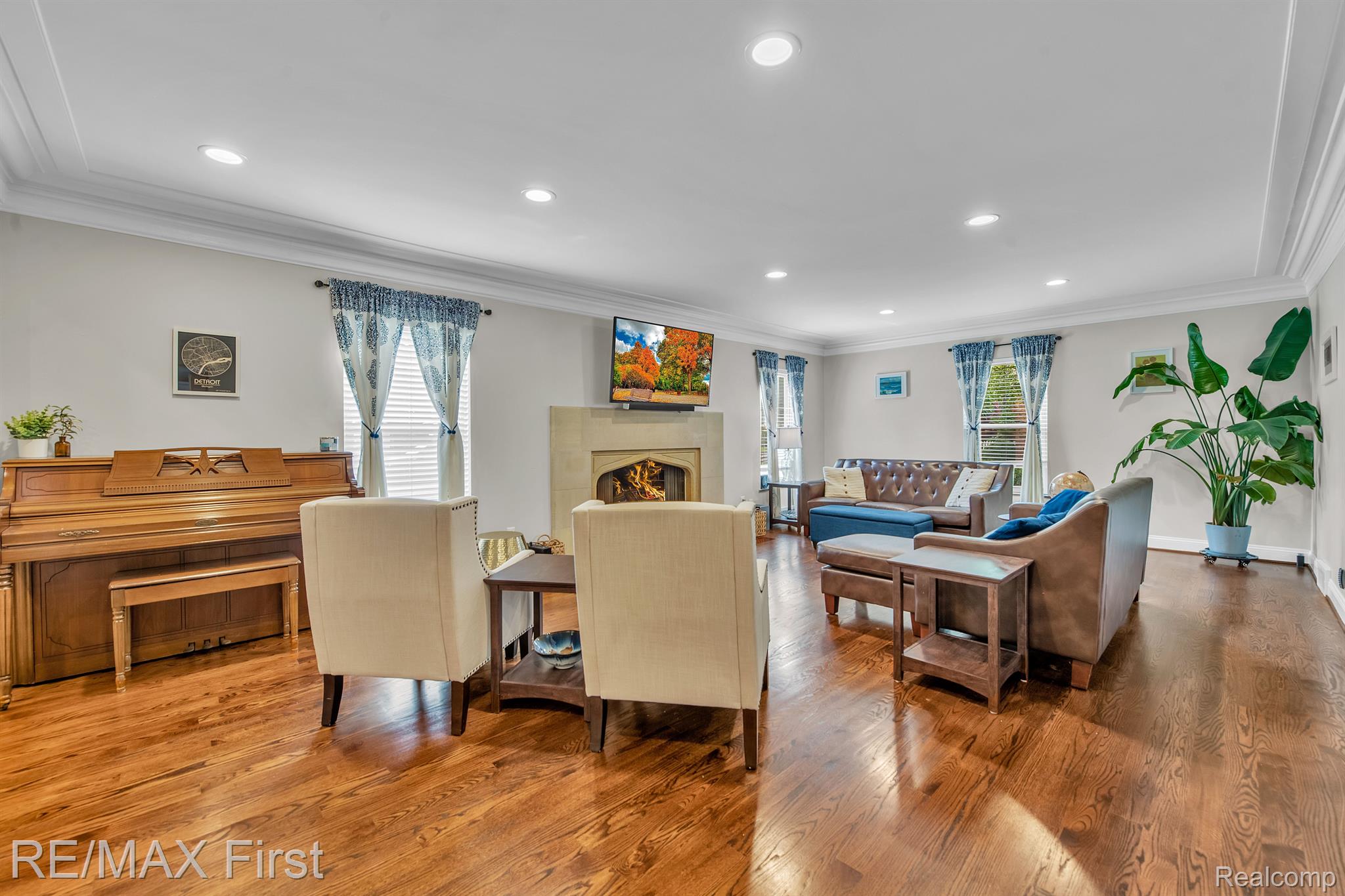 938 Bedford Road Grosse Pointe, MI 48230 - Photo 5 of 54 Gallery Image 5