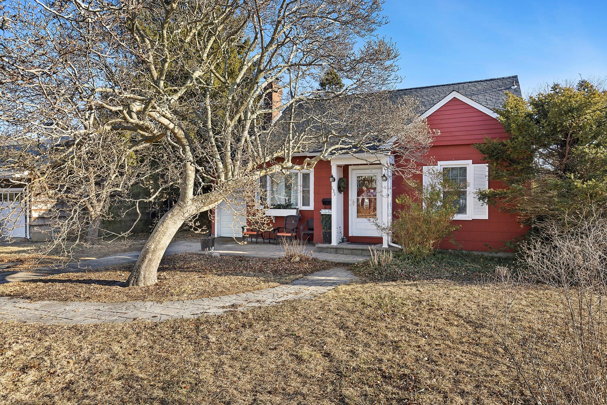 133 Merritts Pond Road Riverhead, NY 11901 - Photo 1 of 1 Front Yard Magnolia Tree