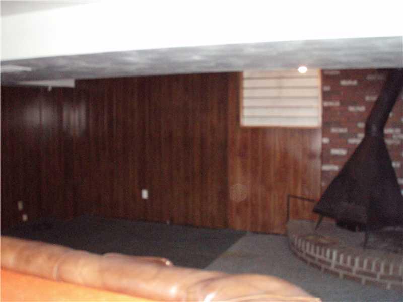 3193 Mellott Road Baldwin, PA 15227 - Photo 23 of 25 Den/Family/Great Room.