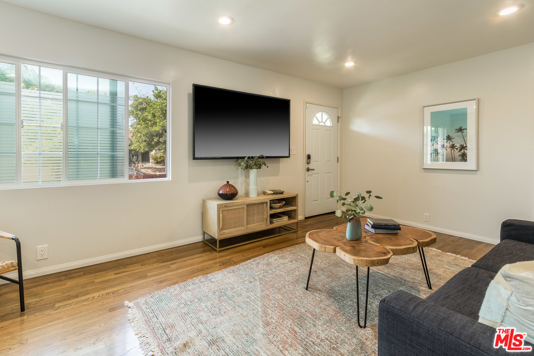 4260 Alla Road Los Angeles, CA 90066 - Photo 11 of 40 Gallery Image 11