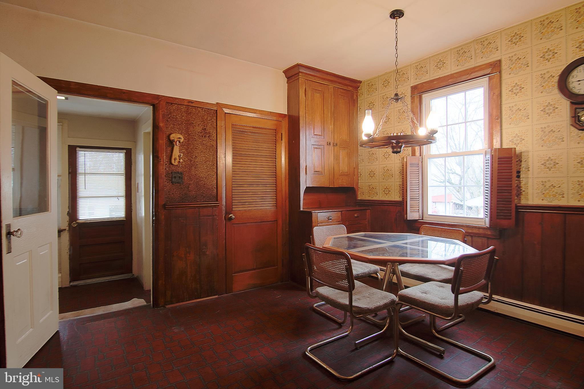 1808 Hoffmansville Road Frederick, PA 19435 - Photo 2 of 29 Eat-in-Kitchen