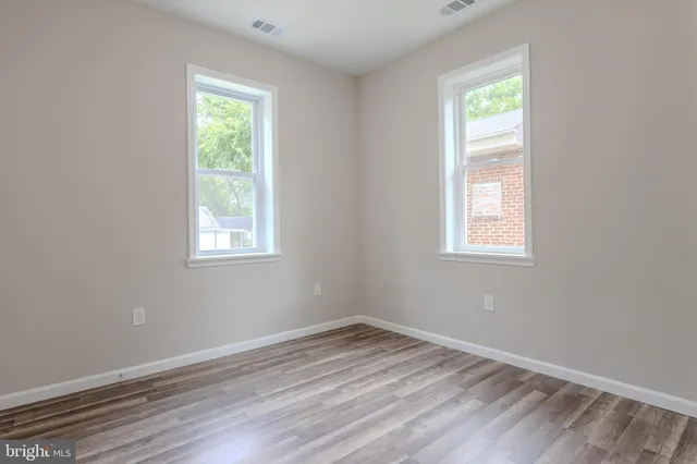 $325,000 | 4105 38th Street, Brentwood, MD 20722