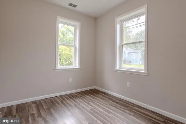 $325,000 | 4105 38th Street, Brentwood, MD 20722