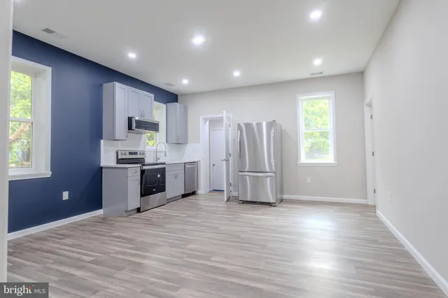 $325,000 | 4105 38th Street, Brentwood, MD 20722