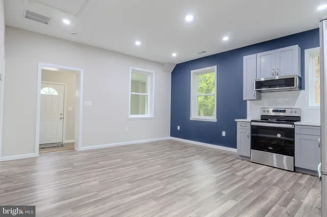 $325,000 | 4105 38th Street, Brentwood, MD 20722