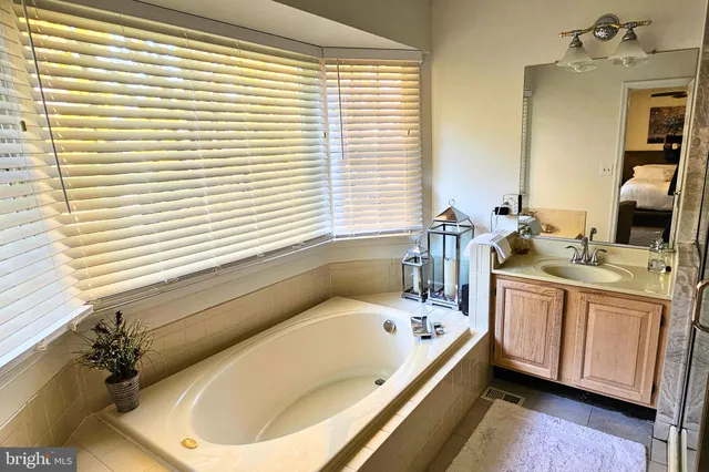 $3,450 | 908 Berwick Drive, Annapolis, MD 21403