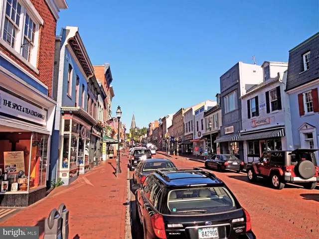 $3,450 | 908 Berwick Drive, Annapolis, MD 21403